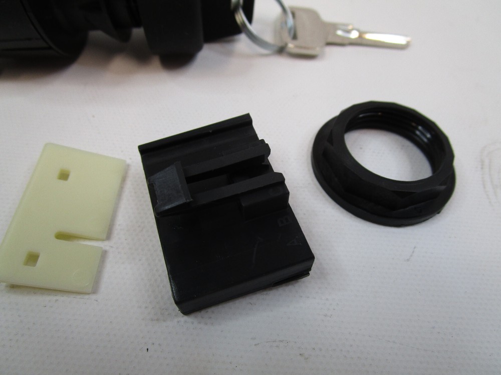 New Key Switch Ignition Switch for Skyjack 213697 3 WAY