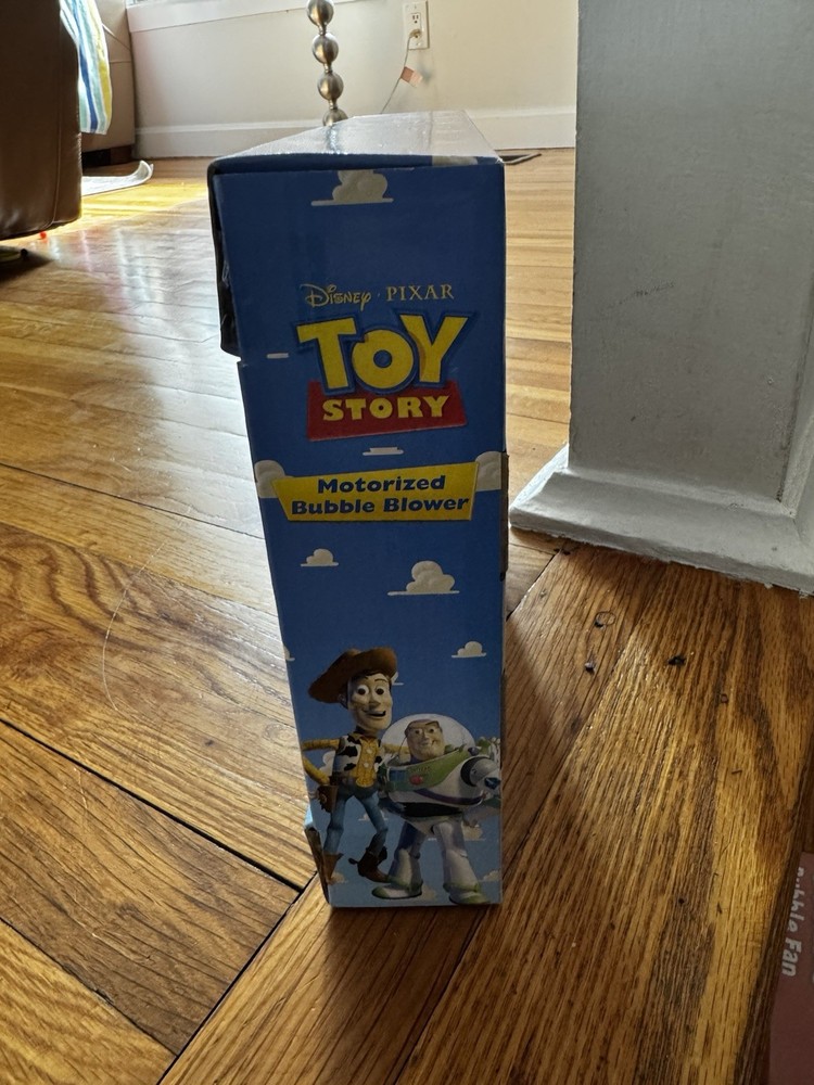 Vintage Disney Pixar Buzz Lightyear Laser Motorized Bubble Blower Rare Sealed