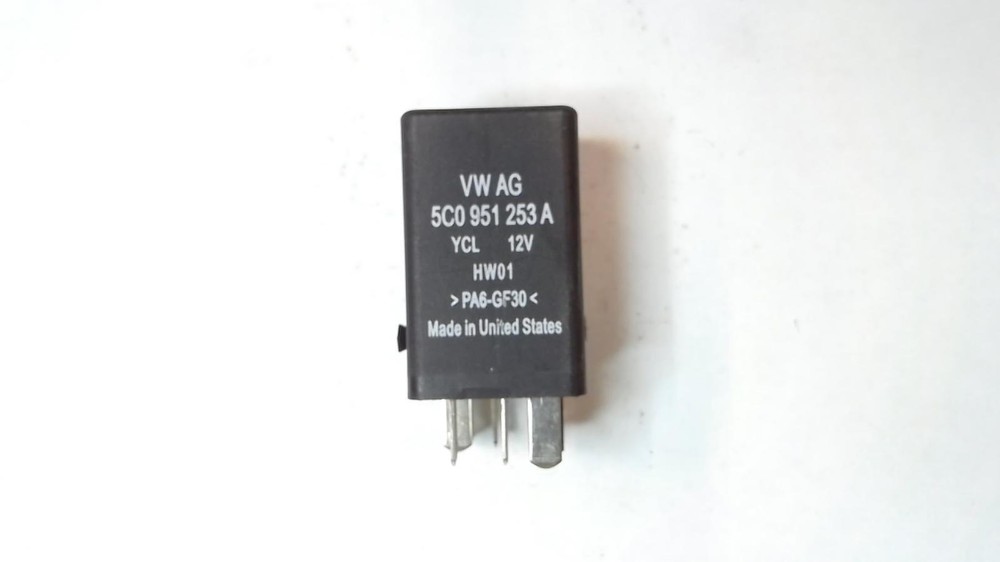 Volkswaguen 5C0951253A RELAY MODULE #523