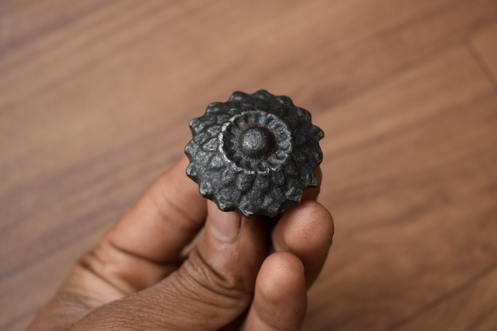 Vintage Old cast iron cabinet drawer Flower door knobs handle pull rustic 10 pcs