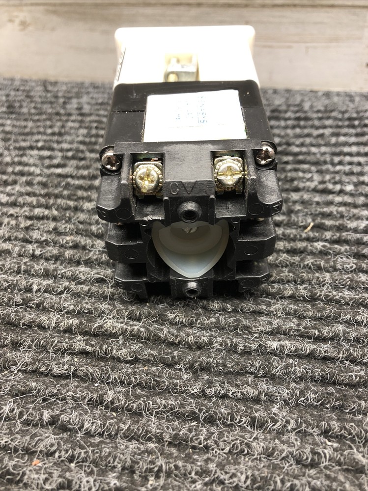 NOS Senasys 910AEA521 Operator Selector Switch 240VAC
