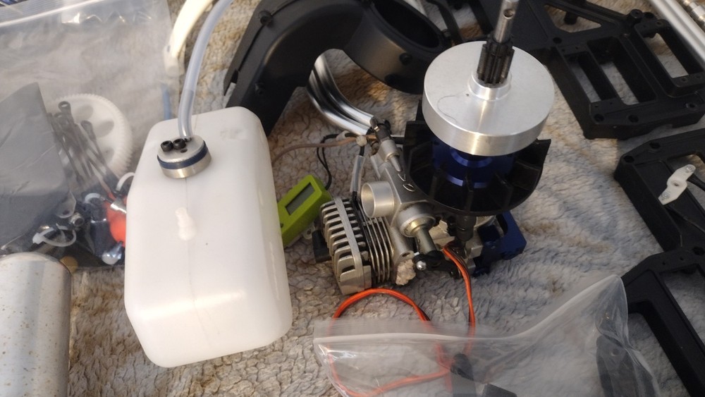Hirobo SST-Eagle Freya X Spec 90 W Electronics & OS 70 Engine, Blades Included.