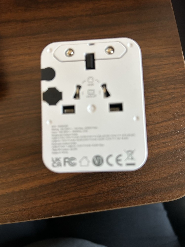 Hero International Power Adapter