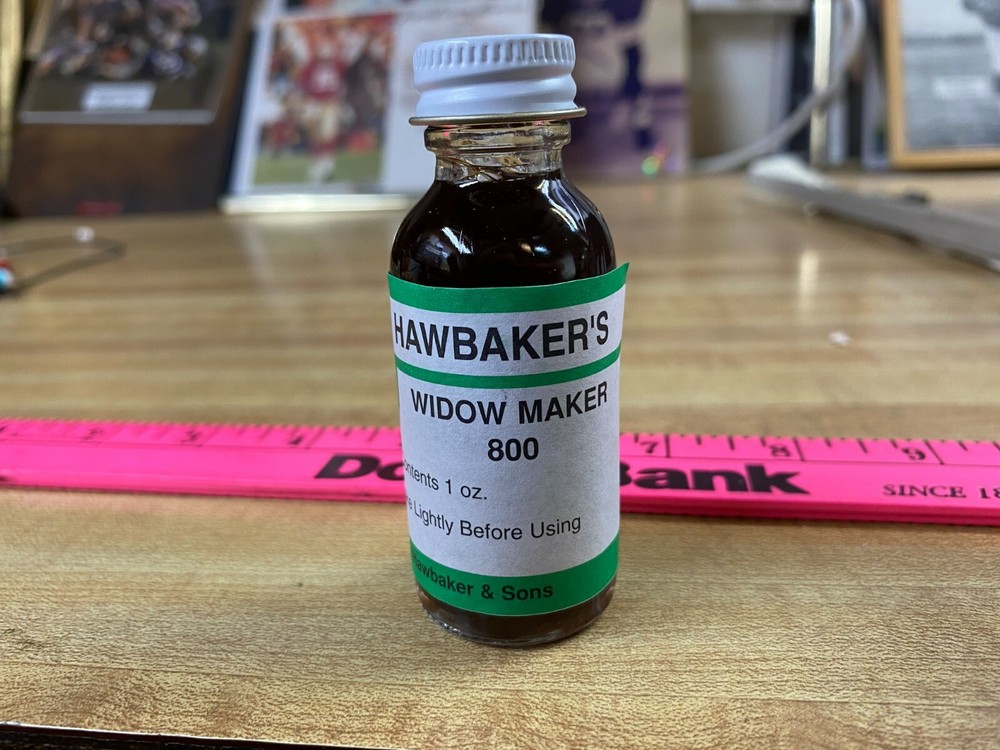 HAWBAKER'S Trapping lure 1 Oz. Bottle WIDOW MAKER 800