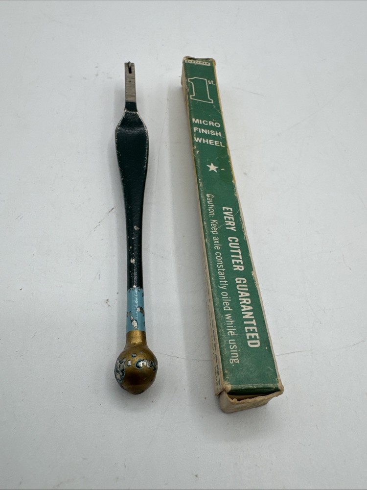Fletcher Vintage Glass Cutter