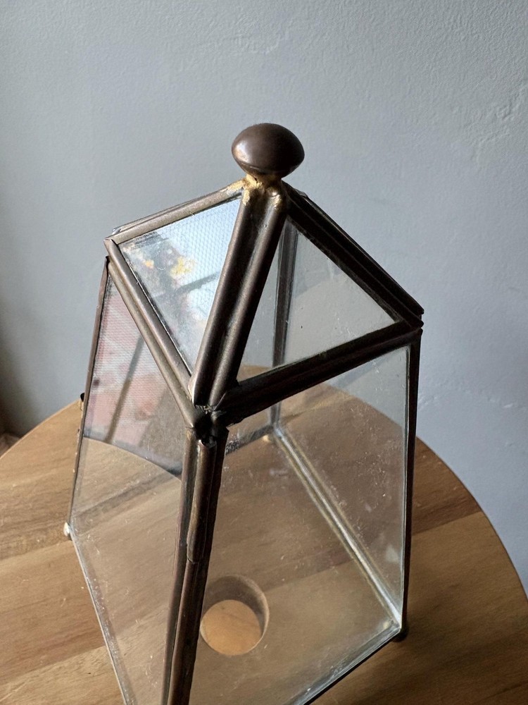 Vertical Glass/Metal Box