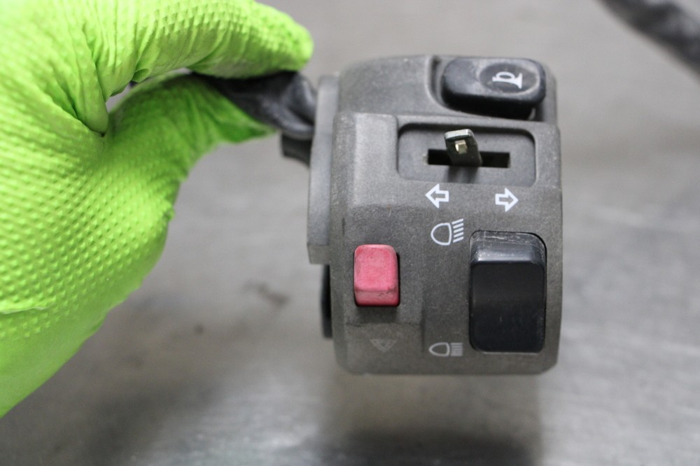 05-06 Kawasaki Z750S Left Headlight Switch