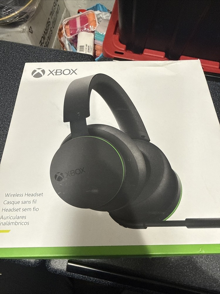 Microsoft Xbox Wireless Headset - Black Everything Working But MIC Is Broken