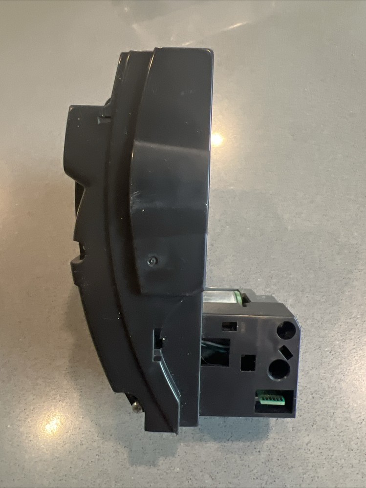 iRobot Replacement Right Wheel for Roomba i3 i4 i7 i7+ i8 i3 i6+ Plus e5 e6 e7
