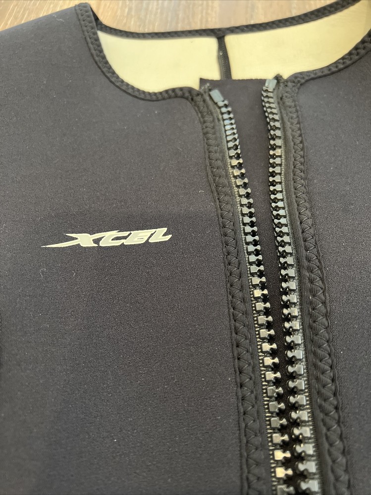 XCEL Black Wetsuit Vest Size 8 Neoprene Laminated Never Used!!!!￼