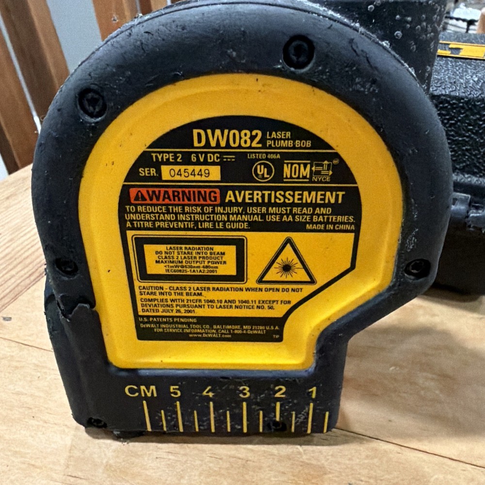 Dewalt DW082 Type 2 Laser Plumb Bob Self Leveling Level Preowned With Case
