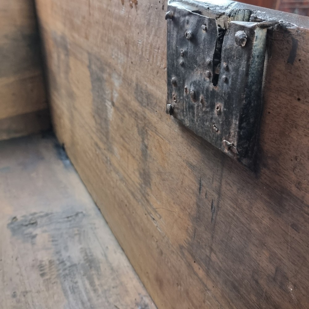 A late 16th - early 17th century Coffer.