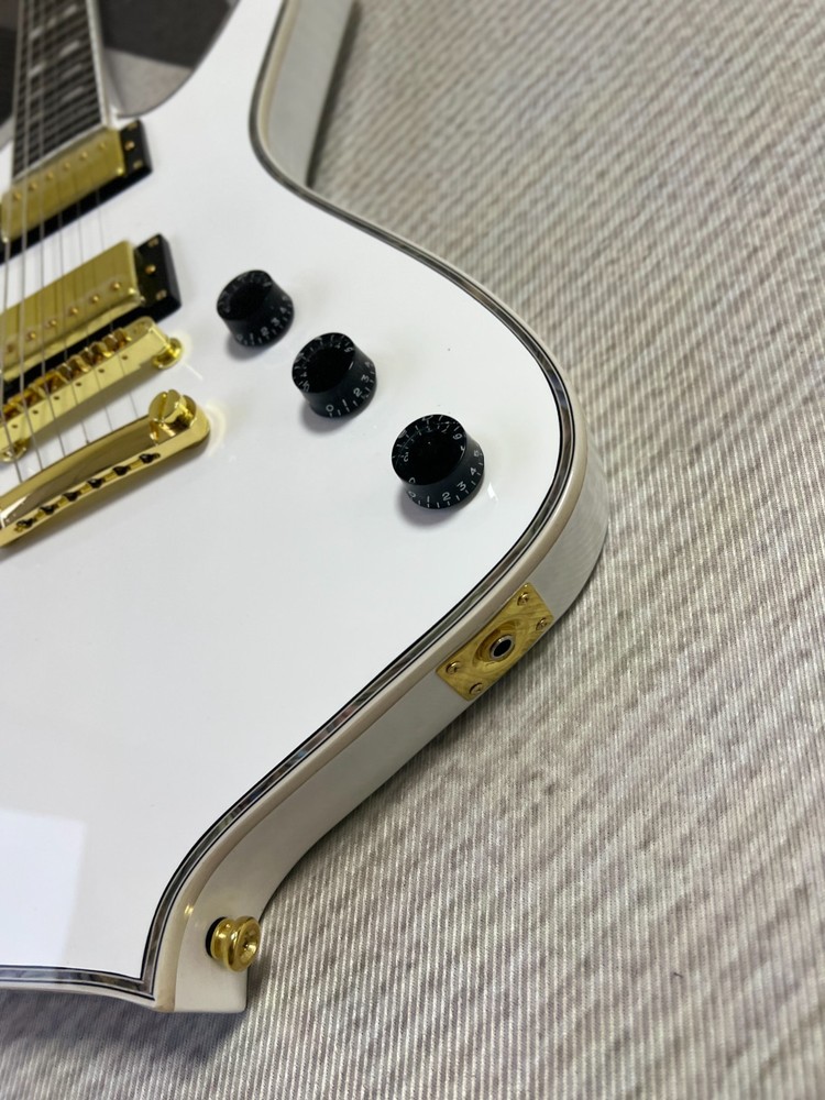 Iceman Electric Guitar Solid Body White with Gold Hardware HH Pickups