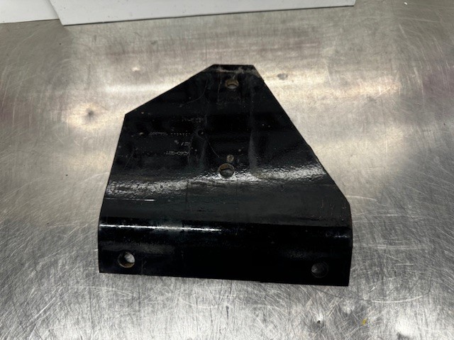 KENWORTH K060-321 BRACKET-STEP LH