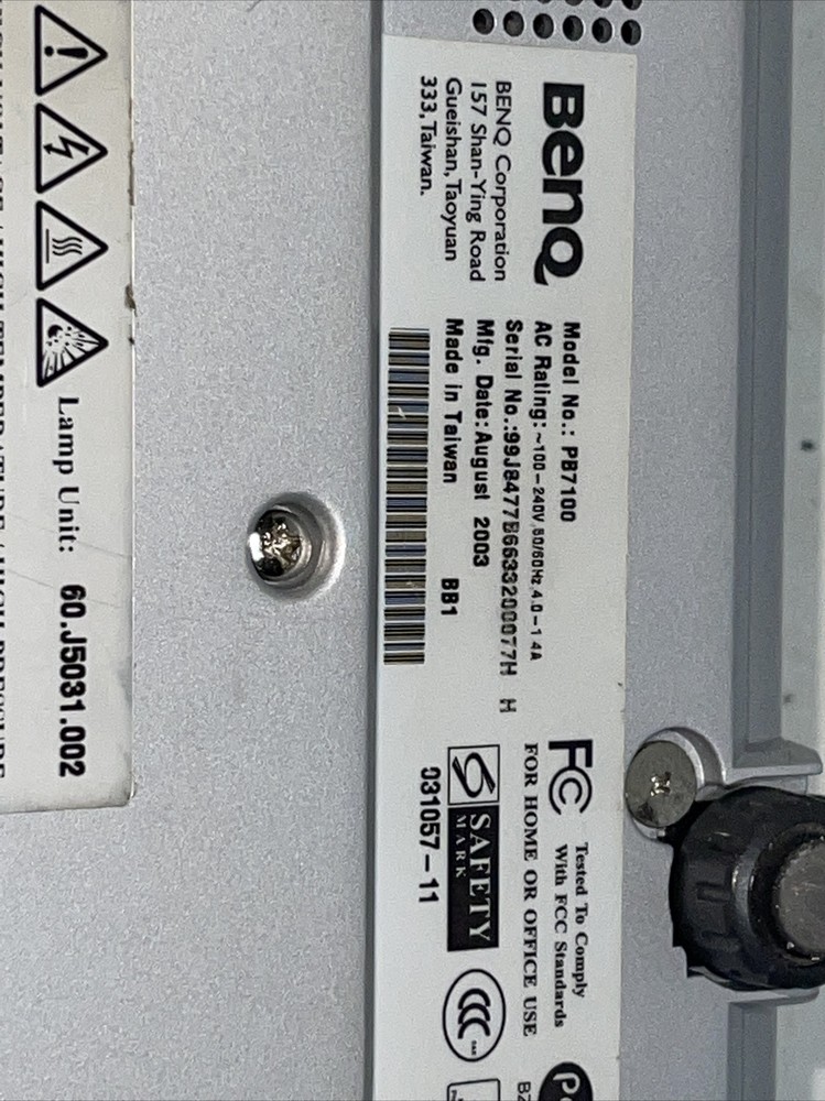 Benq PB7100 DLP Projector Read Description