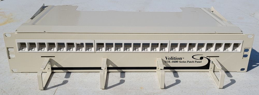 Volition VOL-0400S Patch Panel 24 Port 2U with Cable Management + Slide Kit Dent