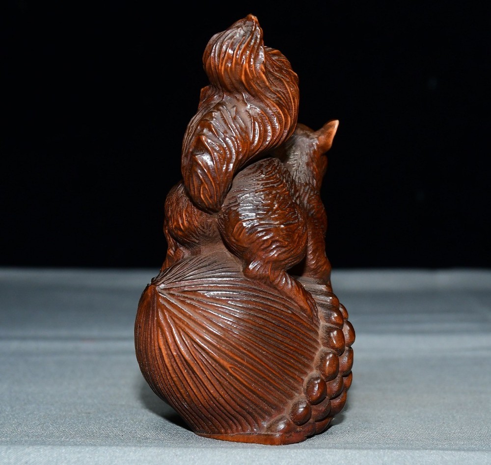 Exquisite Small Leaf Boxwood Pine Mouse Ornament