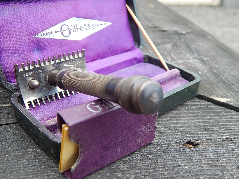 Vintage Gillette OT pocket set
