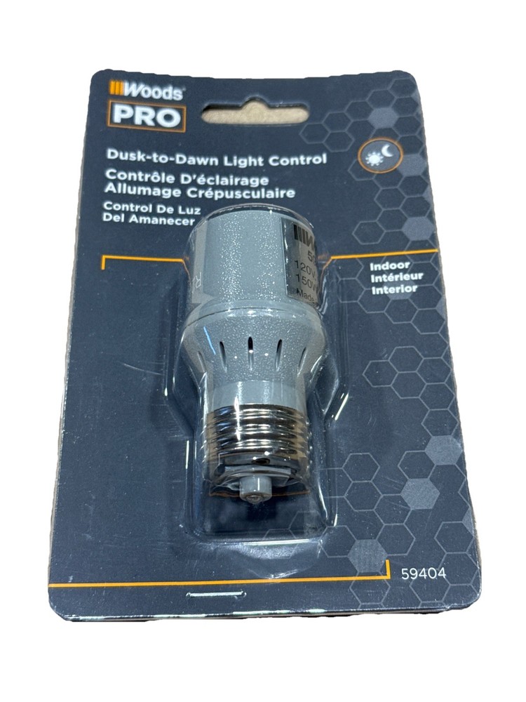 Woods 59404 Light Socket With Photocell Sensor, Indoor New