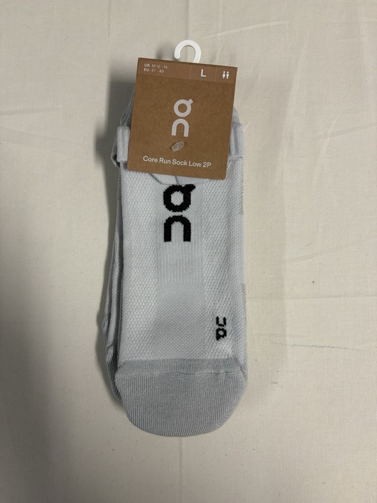 On Cloud Core Run Low 2-Pk Socks Size Large 12-14 Glacier Performance Unisex