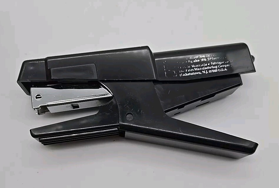 Bates 110P Standard Undulated Plier Stapler Black Hanger Loop