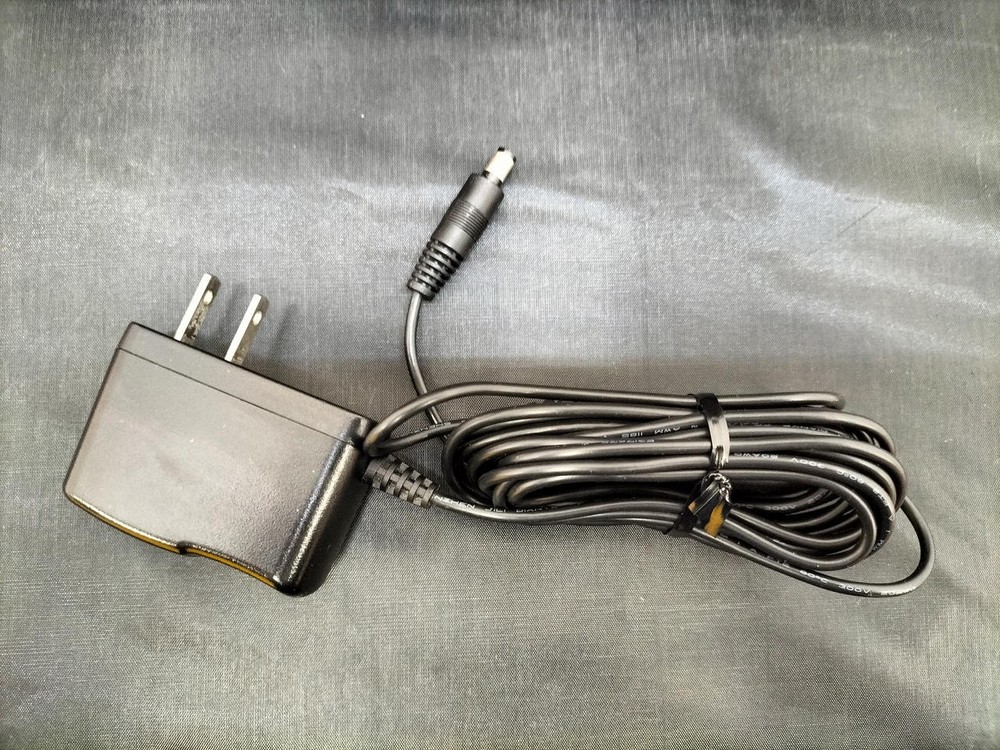 BOSS GT‑001 Desktop Guitar Multi‑Effects Processor USB Audio/MIDI