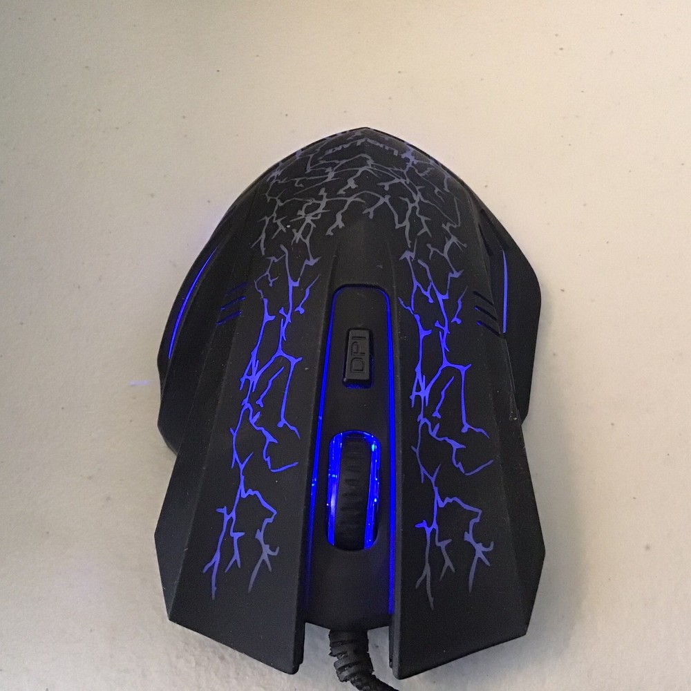 6D Optical Gaming Mouse, 7 Color Changes When Powered, 6’ USB Cord.