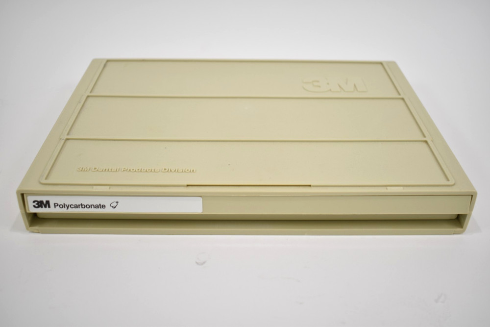 Dental Crown Set / 3M Polycarbonate Organizer Box with Various Sized Crowns
