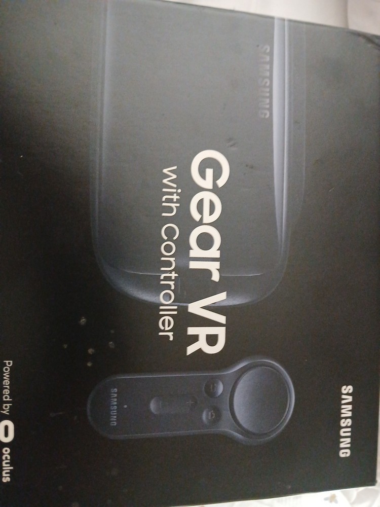 Samsung Gear VR With Controller