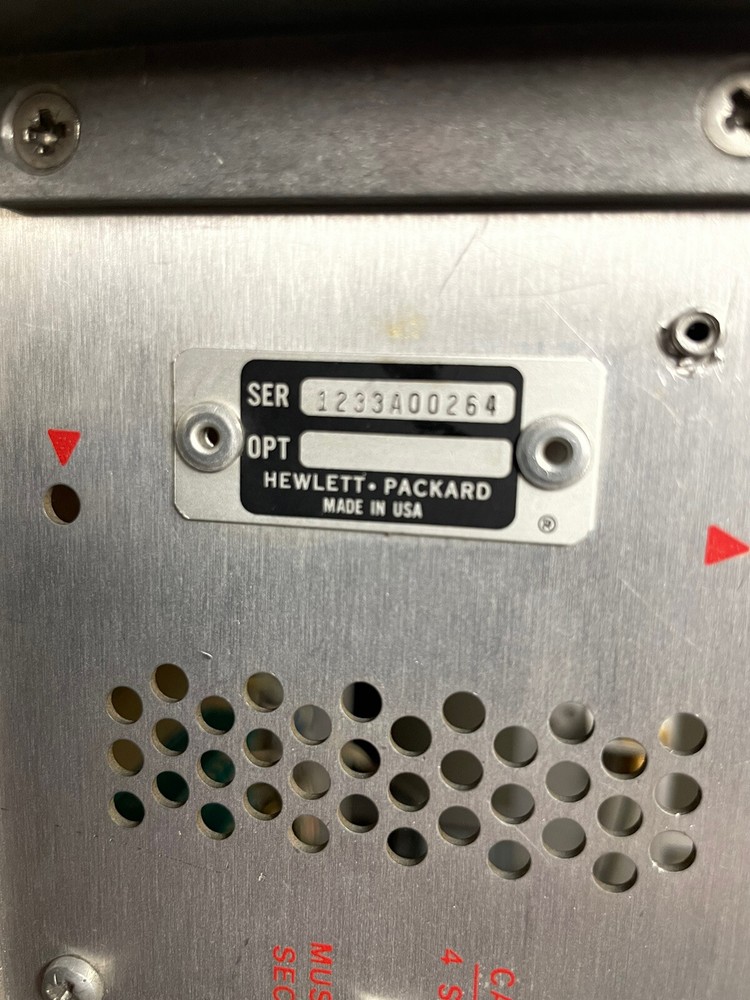 HP 8621B RF SECTION OPTION 001 + MANUAL FOR SWEEP OSCILLATOR