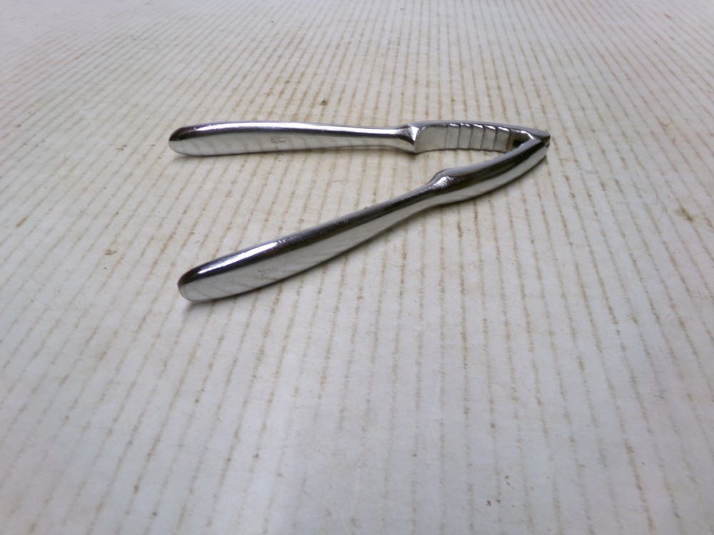 Kalmar Italy Nut Cracker 6 1/2"