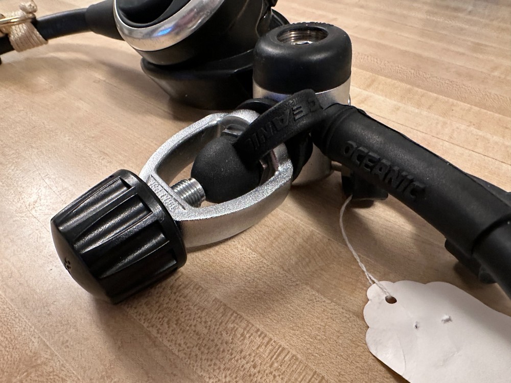 Oceanic Alpha 7 Scuba Regulator