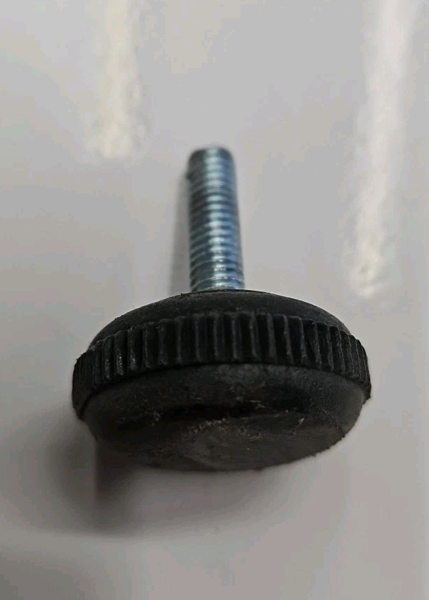 Magic Chef HMWC50ST Wine Cooler Adjustable Foot