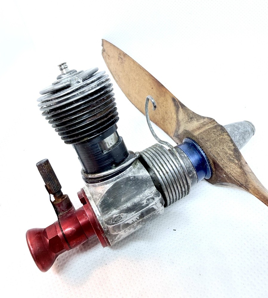 Vintage Cox .15 RC Engine with propeller / low hours