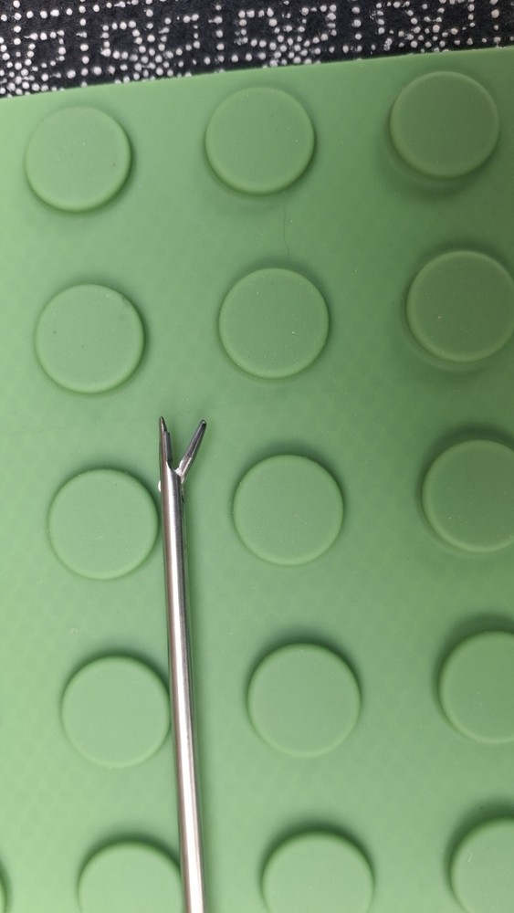 E705R Laparoscopic Needle Holder Ratcheted Handle