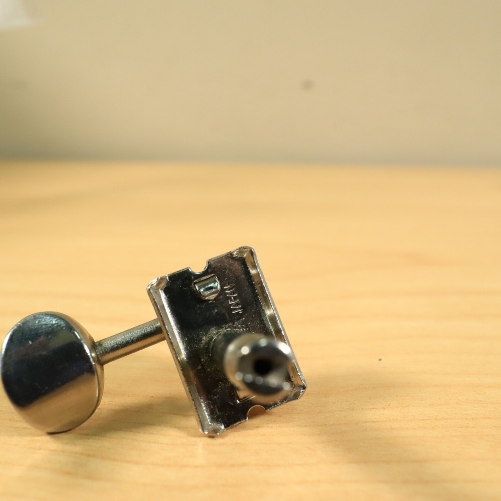 (1) Gotoh Tuning Peg Machine Tuner Oval Nickel In-A-Line