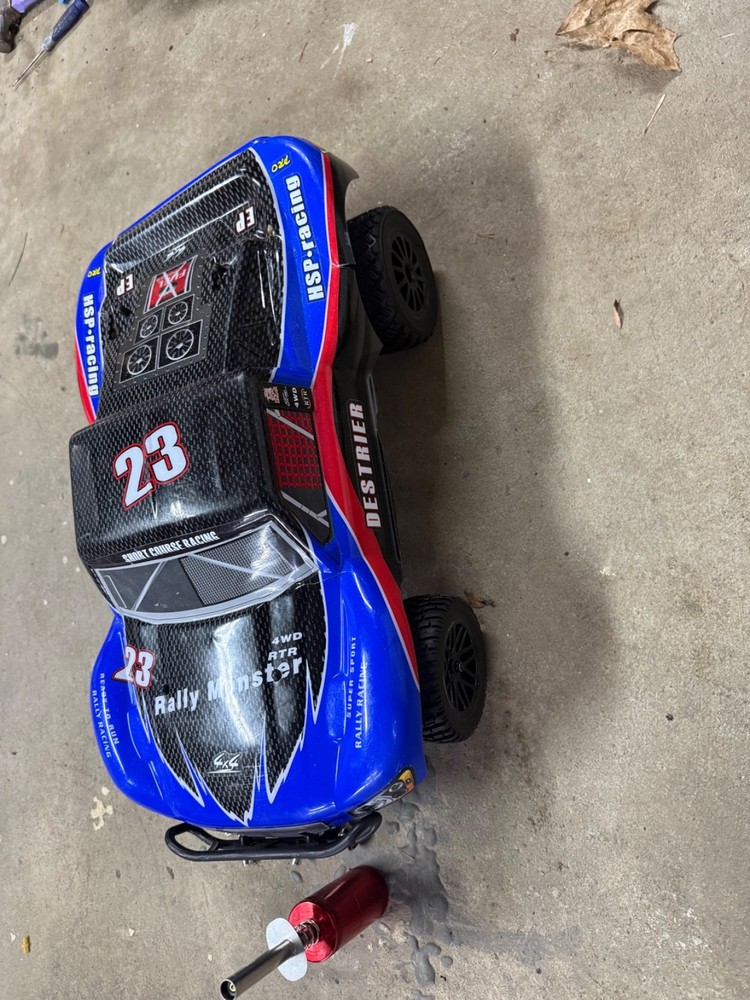 Nitro rc car the car does not run because the engine needs a head also needs a r