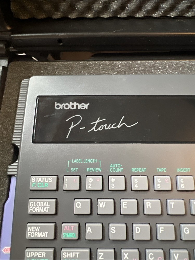 BROTHER P-Touch Label Maker Model Deluxe PT-20 w/ Case