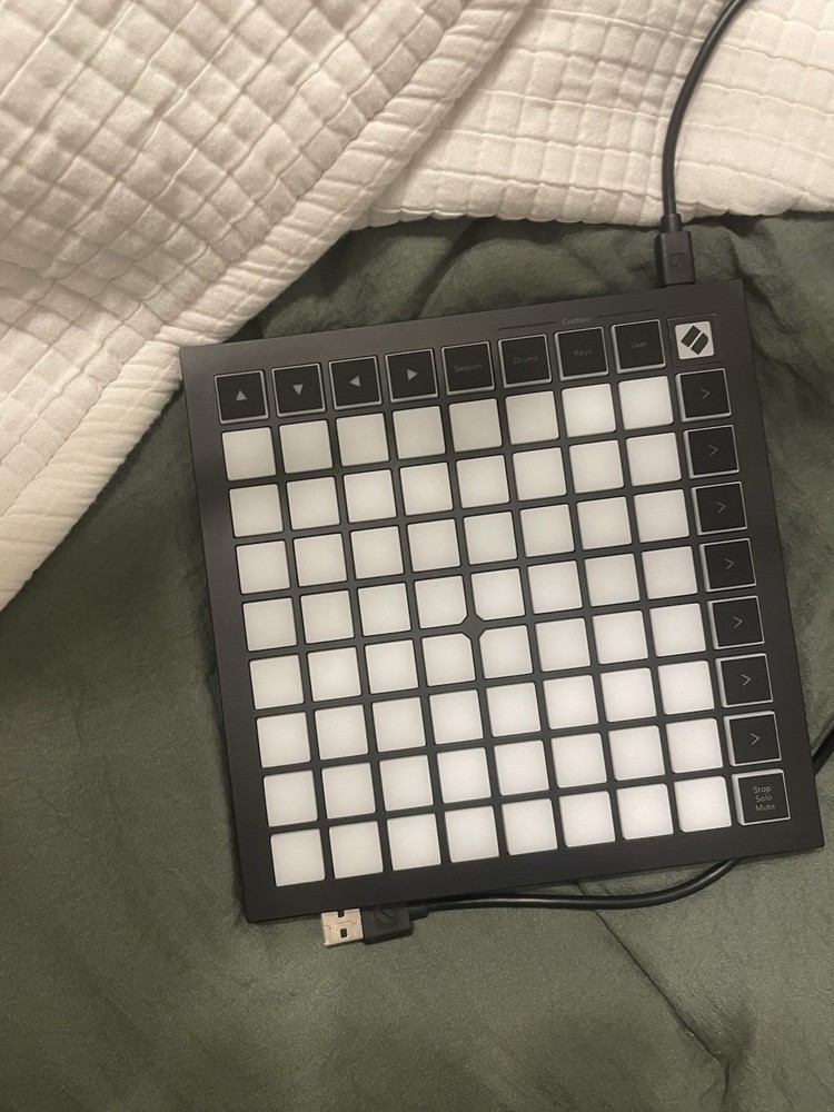 Novation Launchkey Mini MK3 25-Key Midi Keyboard Controller with Power Cable