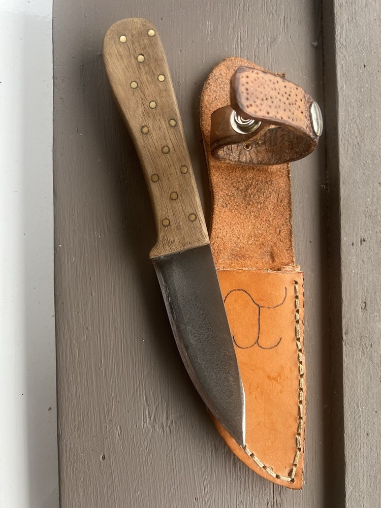 ￼ Vintage Drop Point Hunter