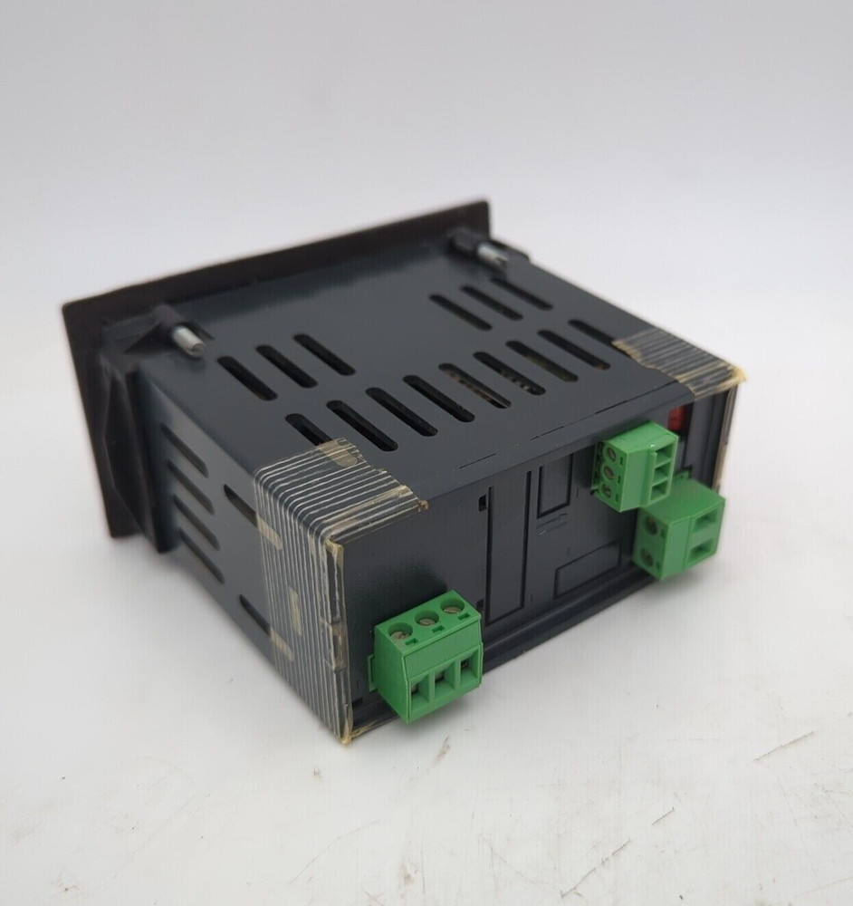 Eaton Durant 57701-442 Eclipse Series digital panel mount meter 120 VAC used