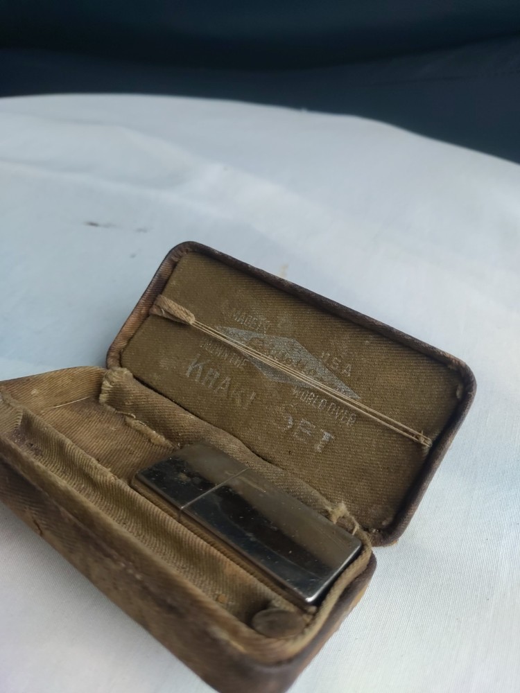 Nice Khaki World War I Razor Set