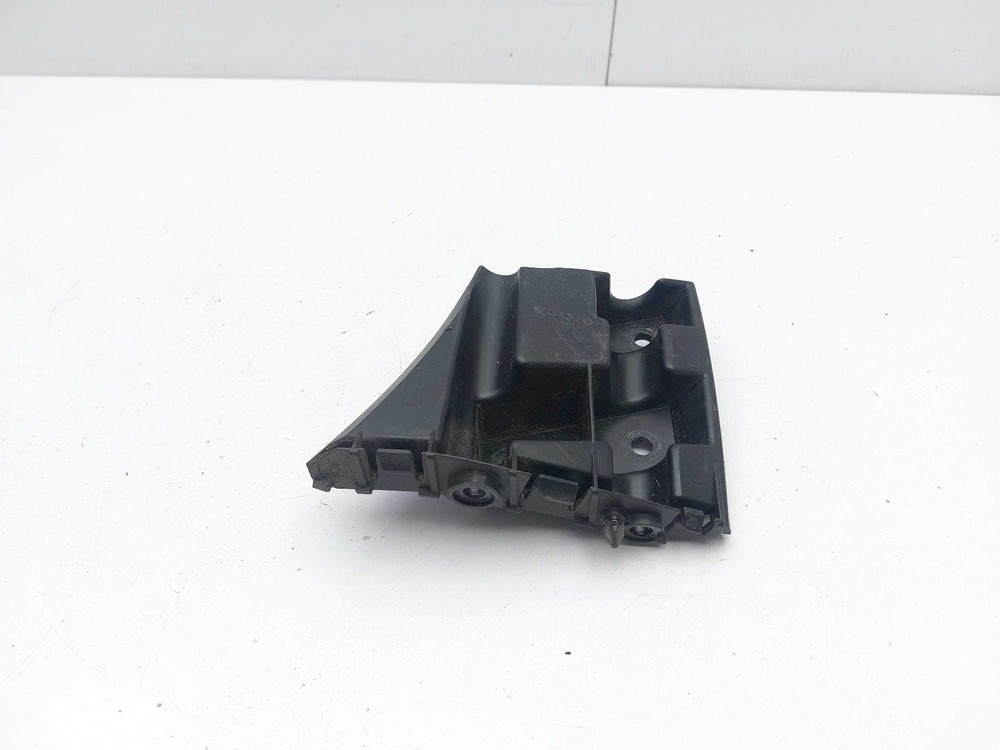 FRONT LEFT SIDE BUMPER MOUNT BRACKET 31395101 VOLVO V40 2013