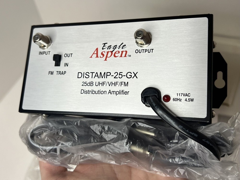 New Eagle DISTAMP-25-GX 25dB UHF VHF FM Distribution Amplifier Black & Silver