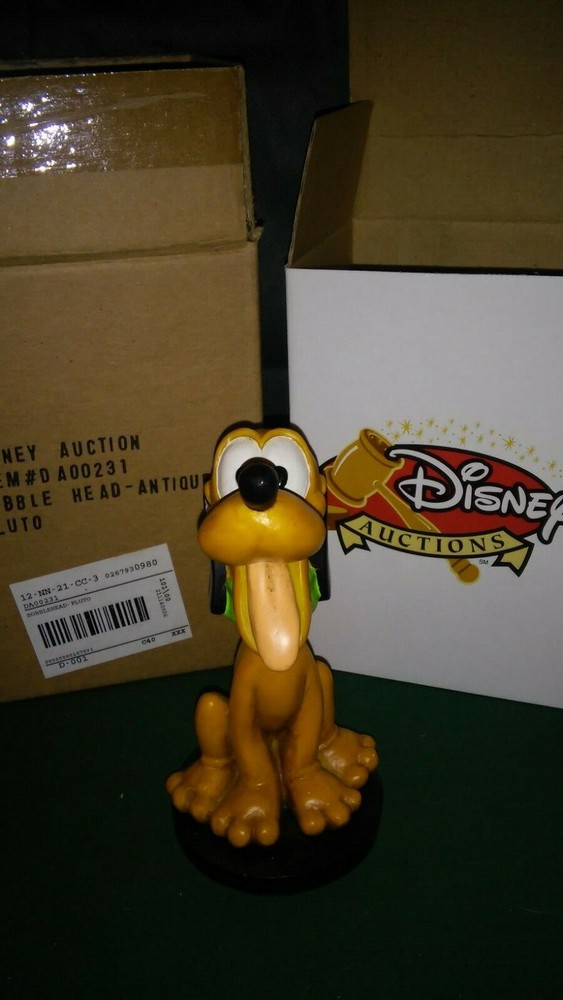 Mickey Mouse's Pluto nodder MIB Disney Auctions 500 made Mint never displayed