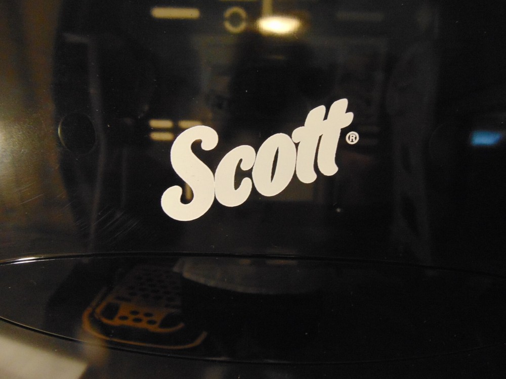 NEW - SCOTT Essential TOUCH-LESS ROLL TOWEL DISPENSER - 46253-01