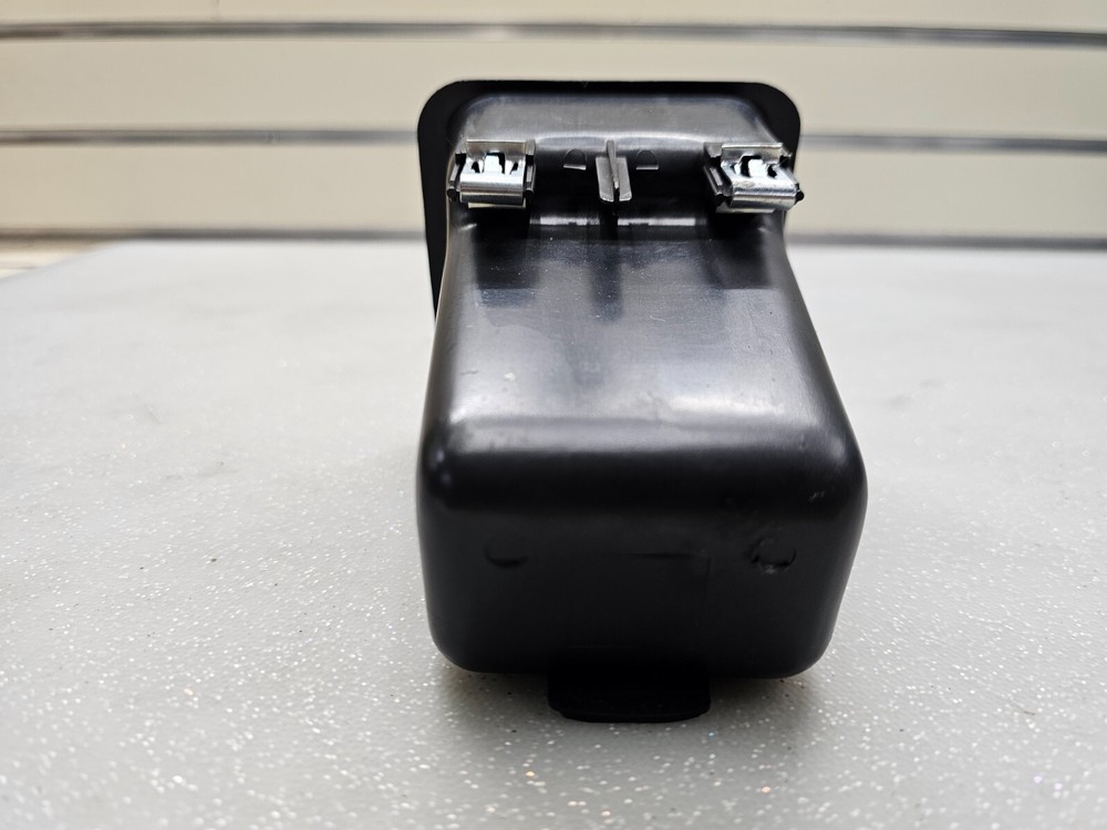 99-06 Silverado Sierra Front Dash Instrument Panel Cubby Bin Storage Compartment