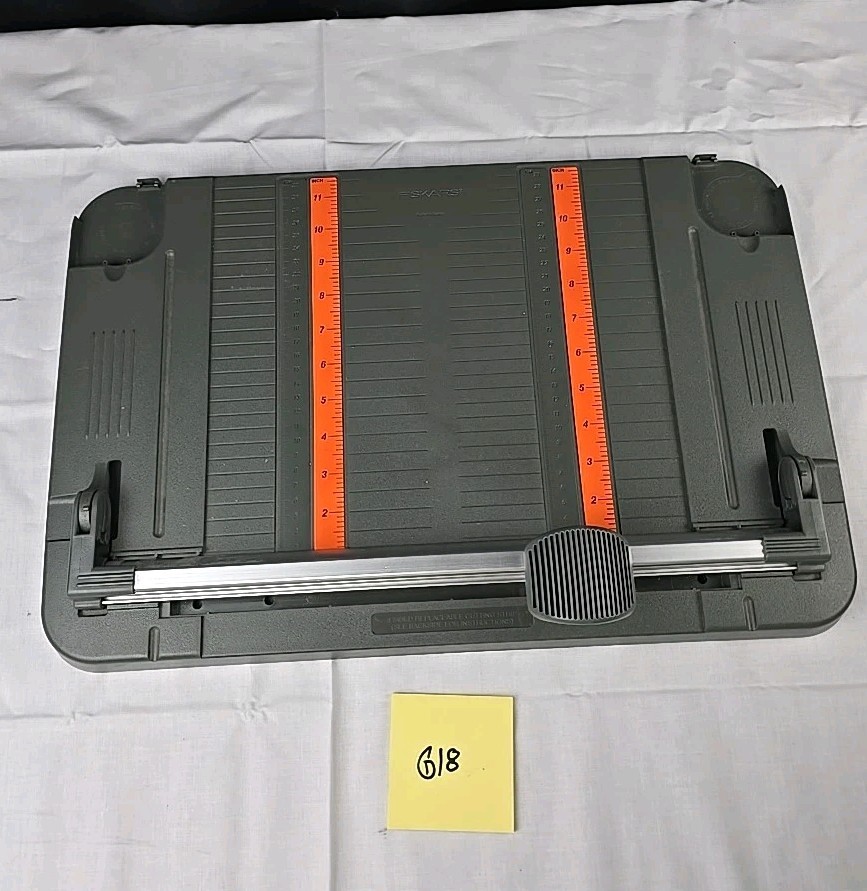 FISKARS Desktop Cutting Board Paper Rotary Cutter 12" TableTop