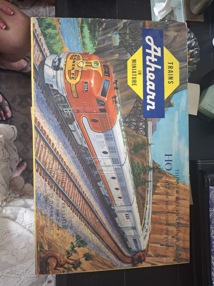 Vintage HO . Train Sets In Original Boxes Extra Tracks,universal Power Master.