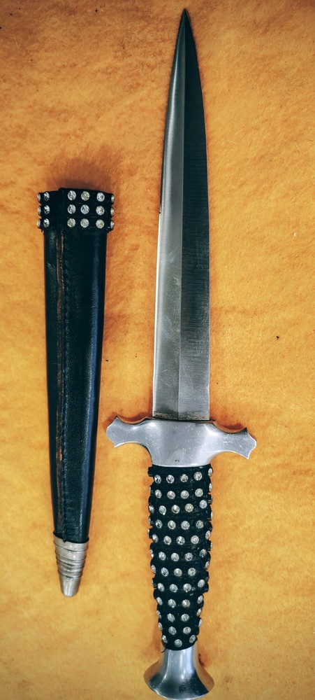 Hirschkrone, Solingen Germany, Presentation Dagger, Rhinestone Encrusted Handle